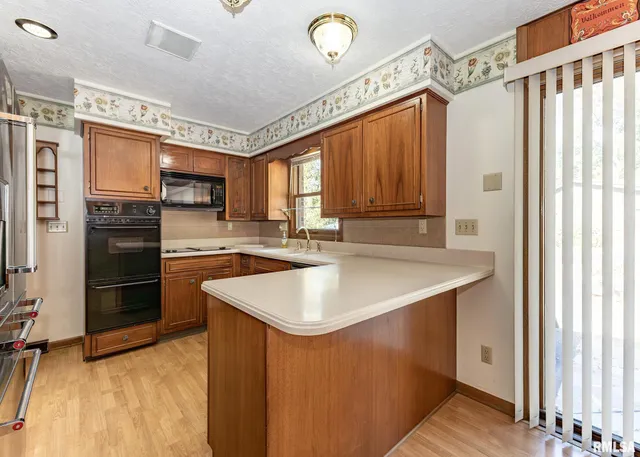 $385,000 | 159 Deer Park Drive, Geneseo, IL 61254