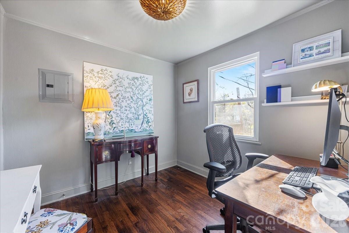 4922 Valley Stream Road Charlotte, NC 28209 - Photo 25 of 33 a workspace with furniture and window