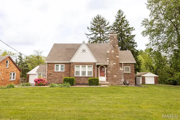 $219,900 | 304 South Belt West, Belleville, IL 62220