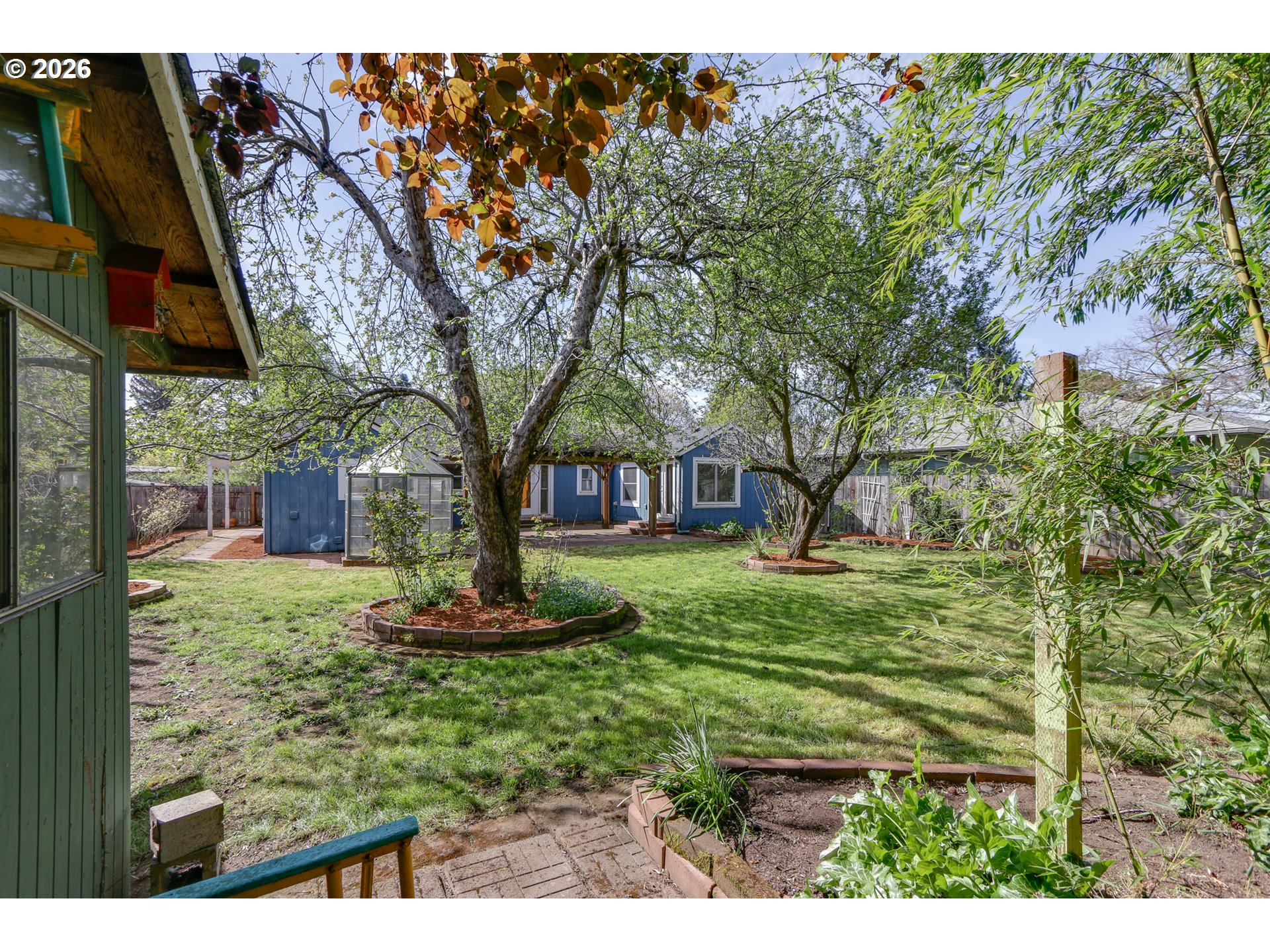 715 Ellsworth Street Eugene, OR 97402 - Photo 20 of 26 a front view of a house with garden