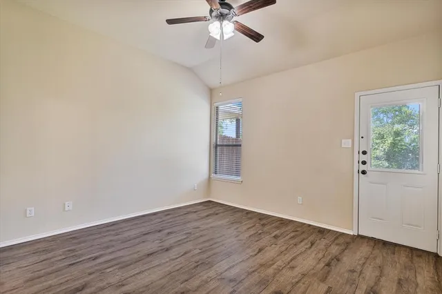 $1,700 | 345 Orbit Drive, Lavon, TX 75166