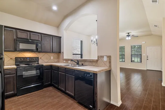 $1,700 | 345 Orbit Drive, Lavon, TX 75166