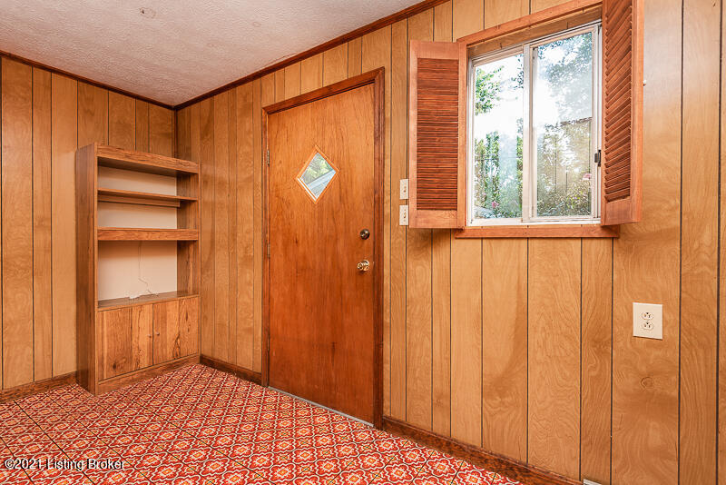 207 Fairmeade Road Louisville, KY 40207 - Photo 19 of 30 office/ or closet