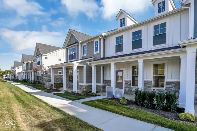 $300,708 | 8520 Goldfinch Road, Brownsburg, IN 46112