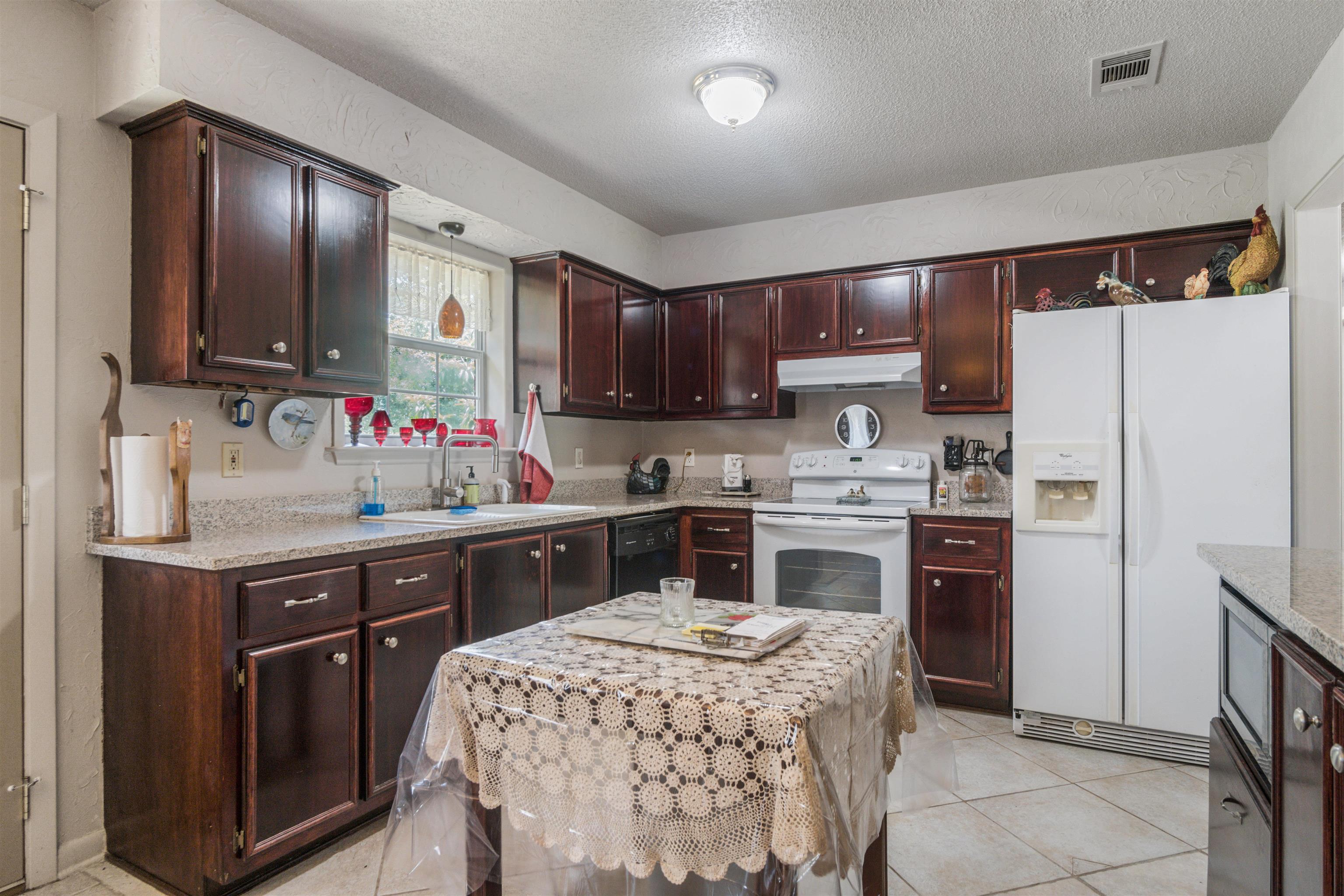 824 East Laurel Avenue Foley, AL 36535 - Photo 13 of 25