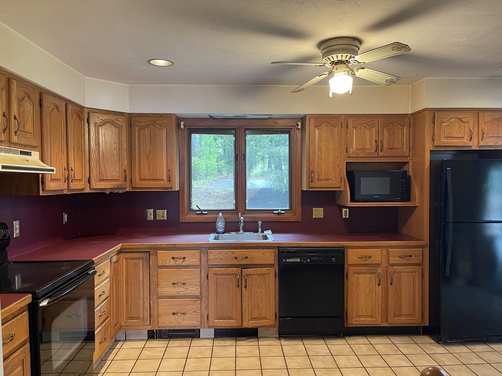6 Lakeview Road North Brookfield, MA 01535 - Photo 6 of 32 Gallery Image 6