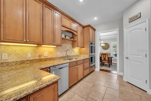 $1,100,000 | 3916 Powerline Road, Lithia, FL 33547