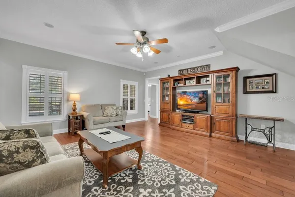 $1,100,000 | 3916 Powerline Road, Lithia, FL 33547