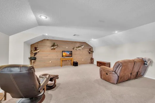 $1,100,000 | 3916 Powerline Road, Lithia, FL 33547
