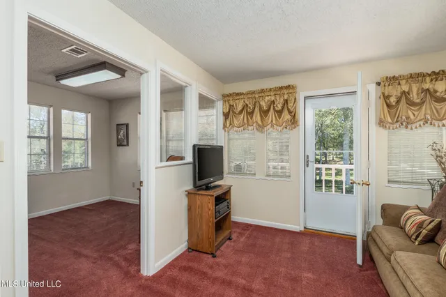 $675,000 | 114 East T Poole Road, Poplarville, MS 39470