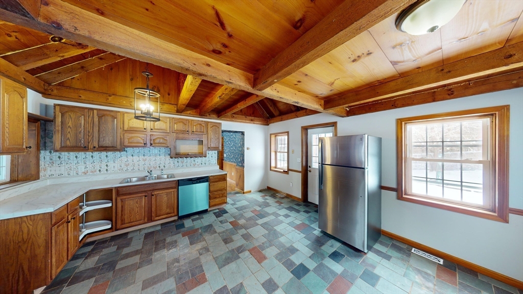 119 Sturbridge Road Brimfield, MA 01010 - Photo 15 of 34