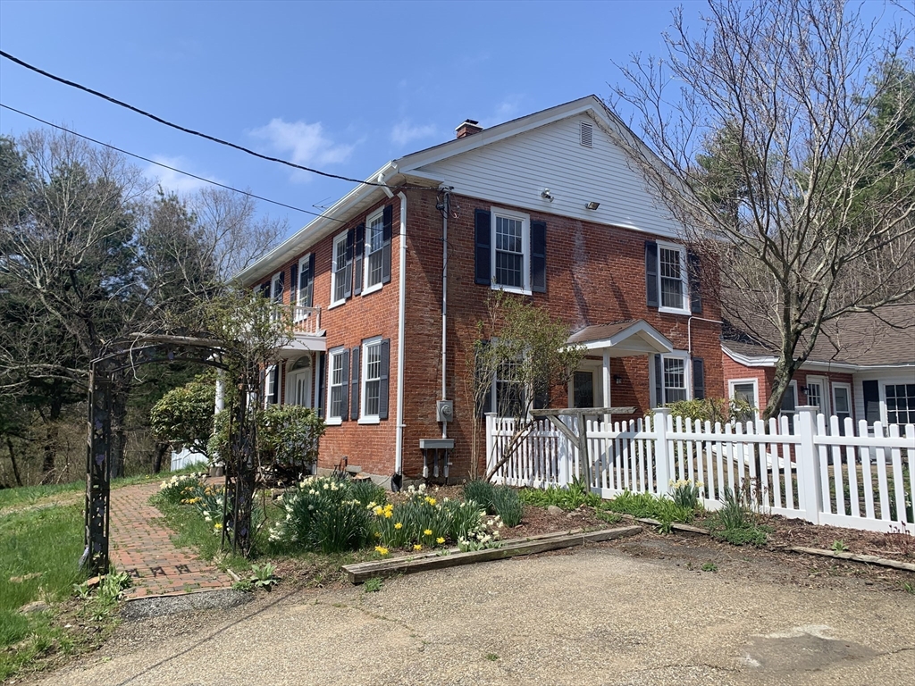 119 Sturbridge Road Brimfield, MA 01010 - Photo 4 of 34