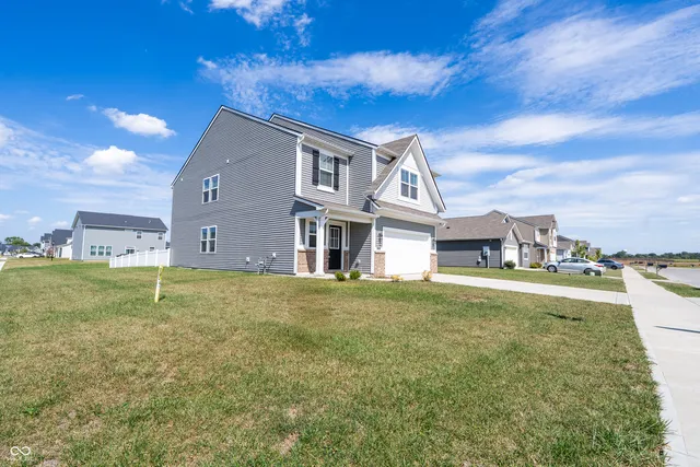$2,195 | 76 Fernleaf Drive, Whiteland, IN 46184