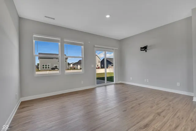 $2,195 | 76 Fernleaf Drive, Whiteland, IN 46184