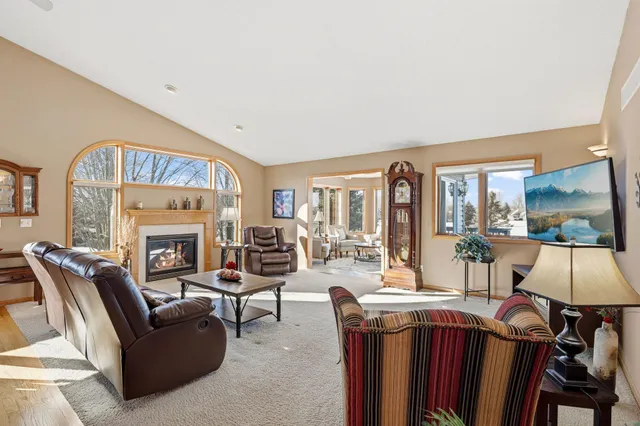 $450,000 | 540 Hickory Street South, Annandale, MN 55302