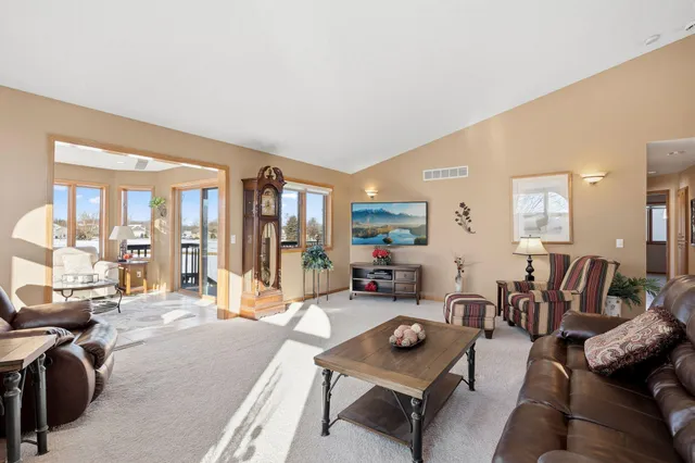 $450,000 | 540 Hickory Street South, Annandale, MN 55302