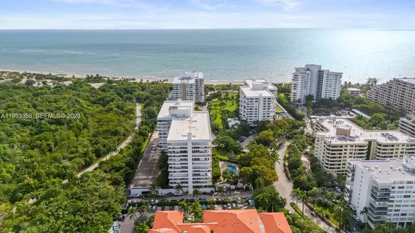 $5,500 | 199 Ocean Ln Drive, Unit 811, Key Biscayne, FL 33149