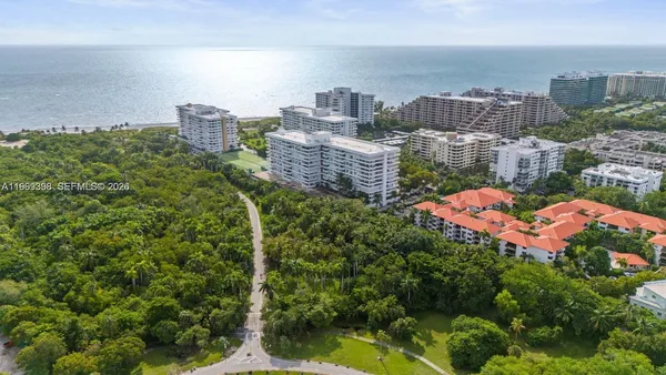 $5,500 | 199 Ocean Ln Drive, Unit 811, Key Biscayne, FL 33149