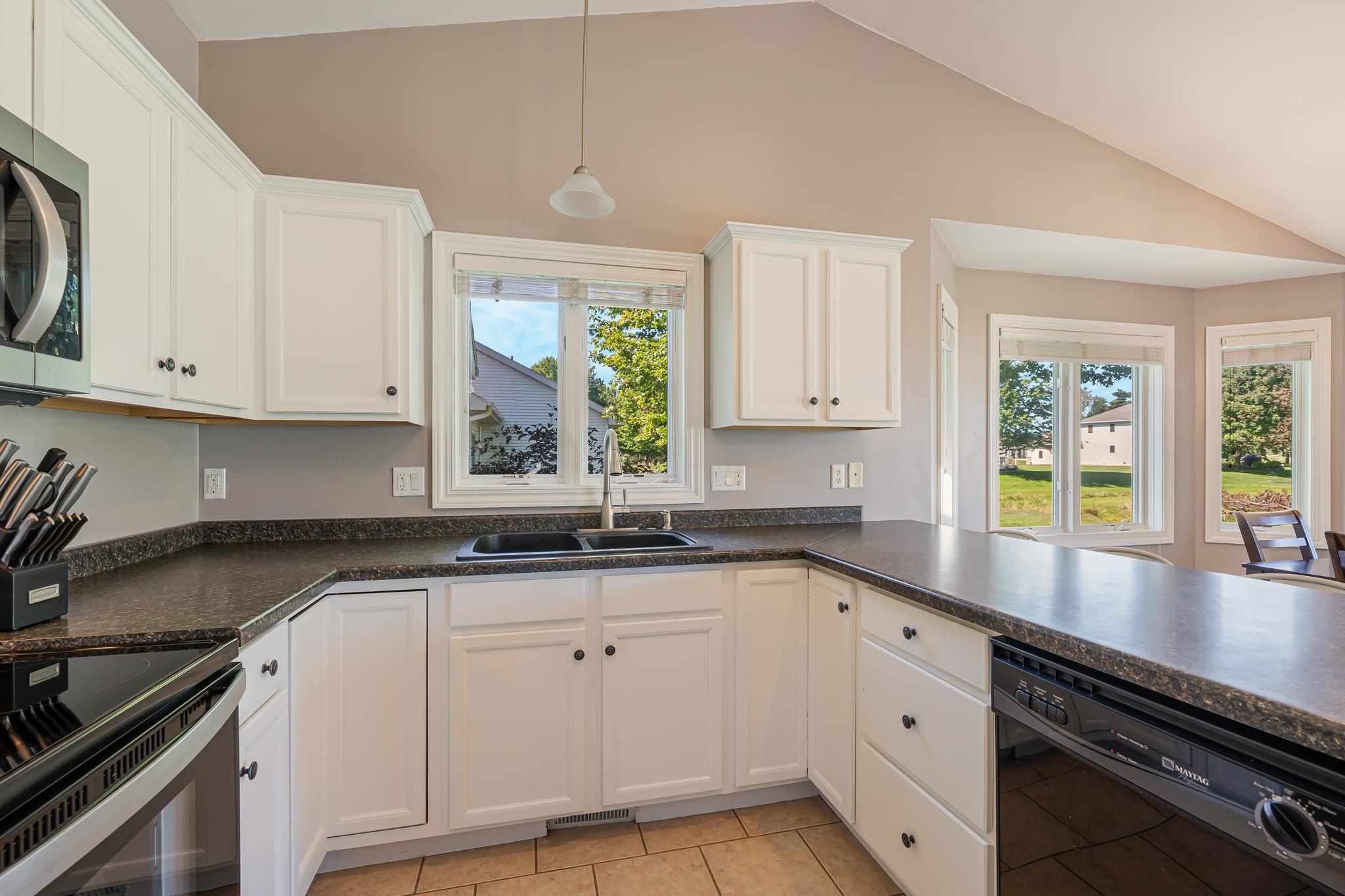 W2246 Raspberry Lane Appleton, WI 54913 - Photo 17 of 40 Gallery Image 17