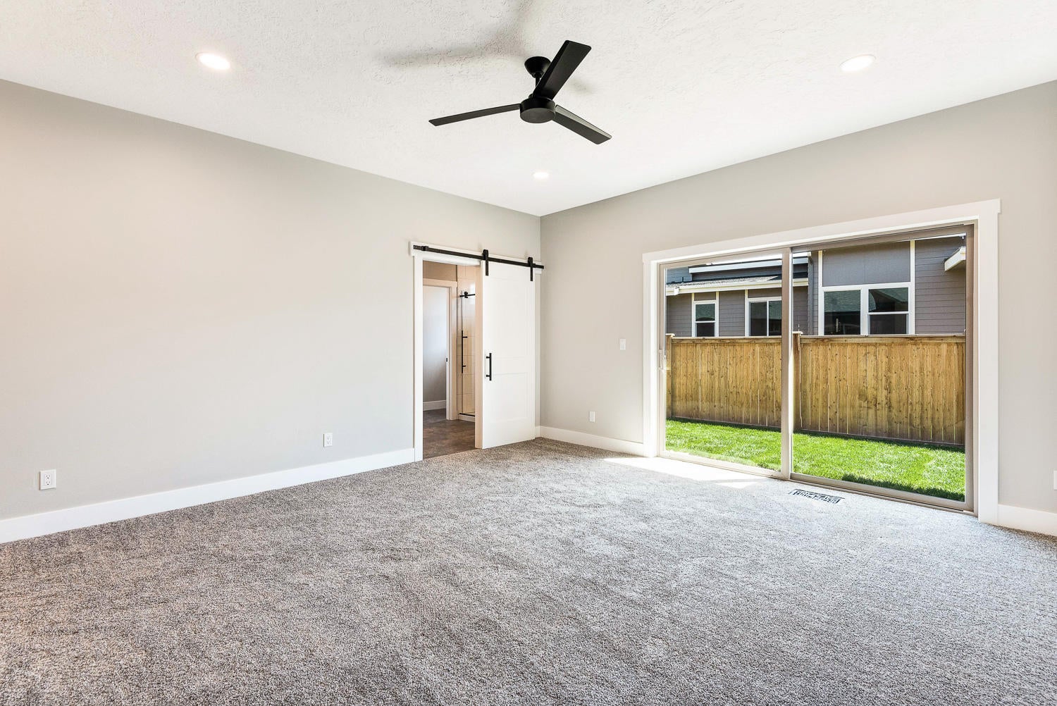 798 Northwest Rimrock Drive Redmond, OR 97756 - Photo 15 of 29 798 NW Rimrock 16