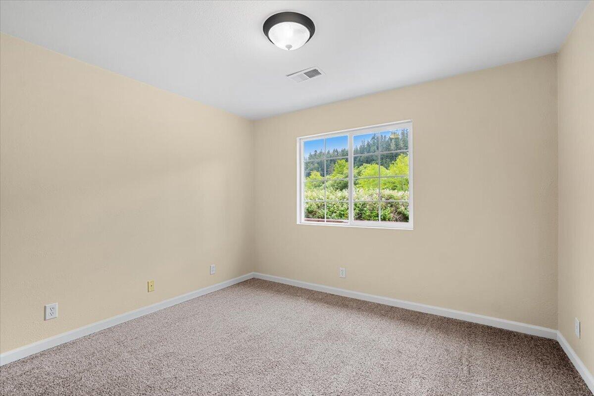 1196 Freshwater Road Eureka, CA 95503 - Photo 23 of 34 an empty room with a window