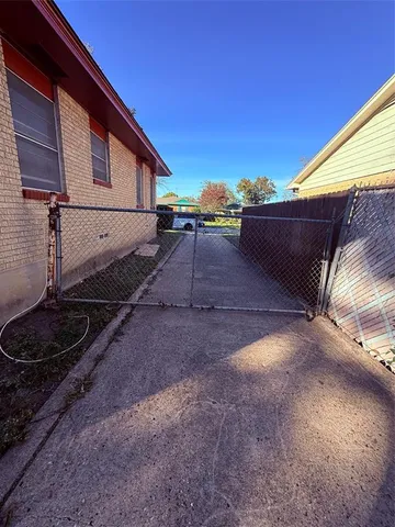 $1,800 | 914 Bandera Lane, Garland, TX 75040