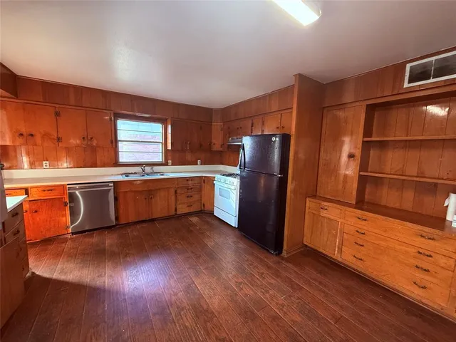 $1,800 | 914 Bandera Lane, Garland, TX 75040