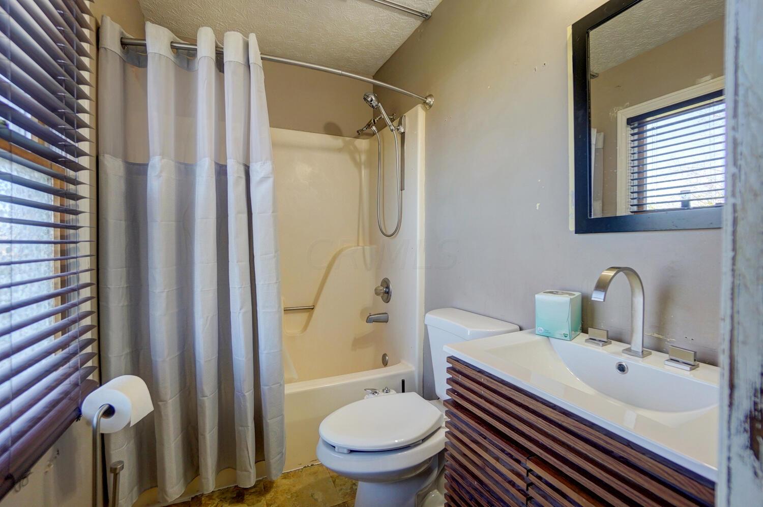 1221 Case Road Delaware, OH 43015 - Photo 26 of 63 50043957-028_web