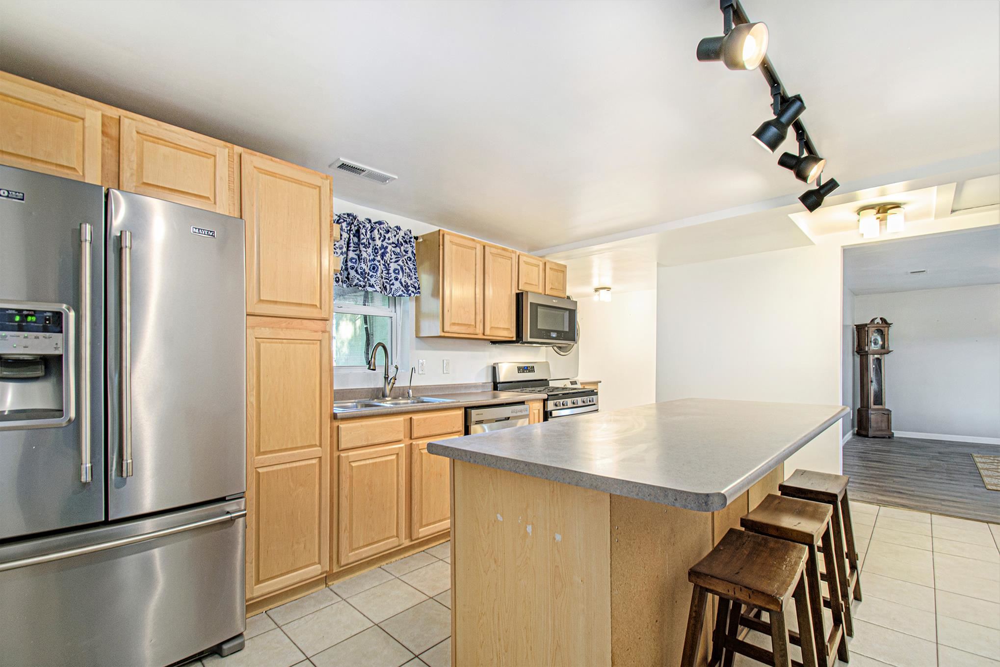 11403 Edison Road Osceola, IN 46561 - Photo 5 of 26 Gallery Image 5