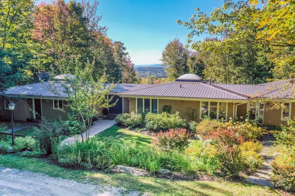 $1,890,000 | 835 Alpine View Road, Stowe, VT 05672