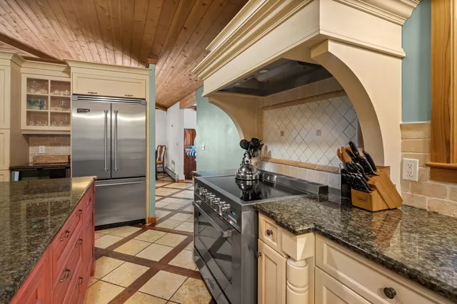 $1,890,000 | 835 Alpine View Road, Stowe, VT 05672