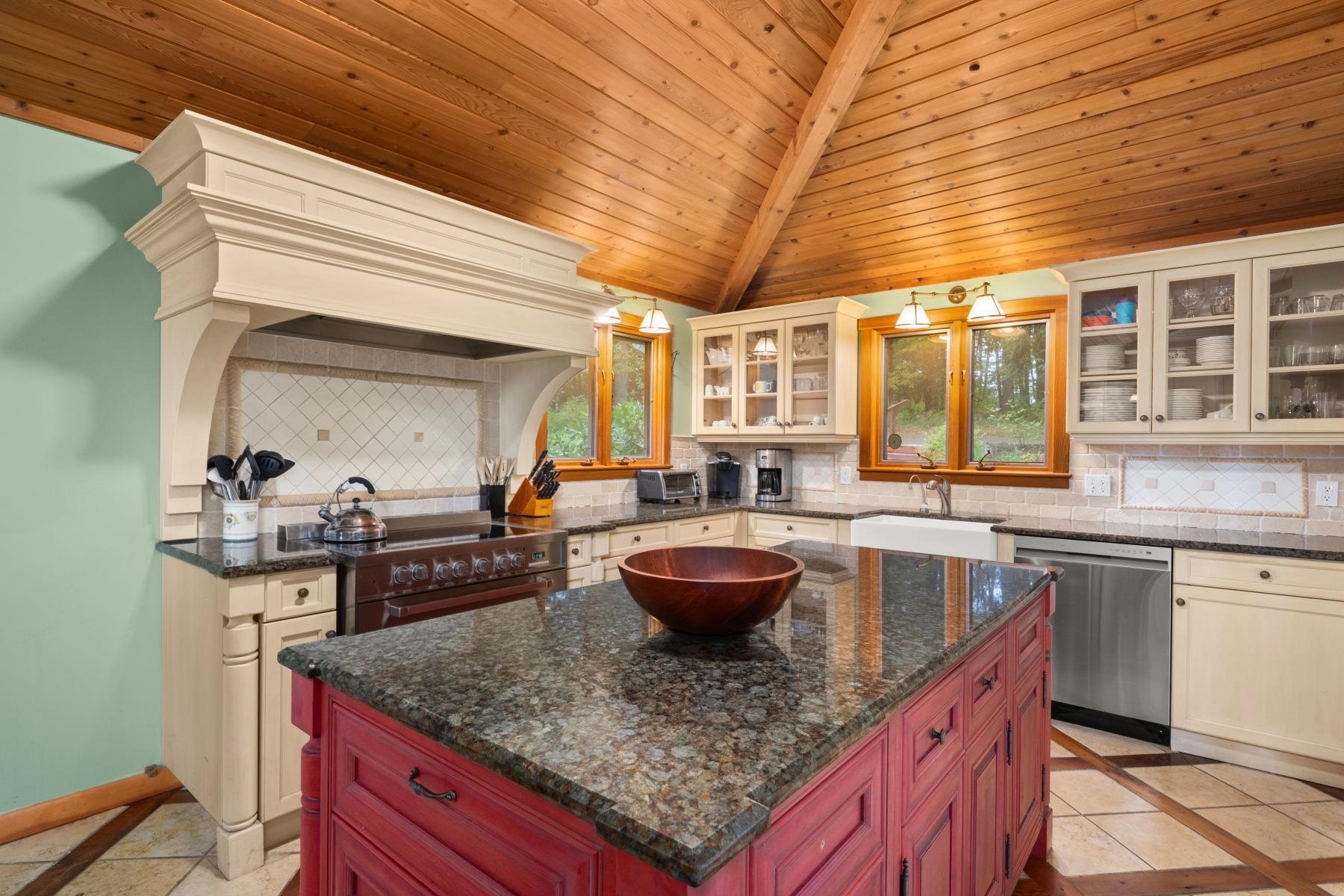 835 Alpine View Road Stowe, VT 05672 - Photo 20 of 59