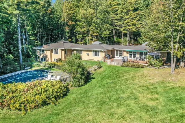 $1,890,000 | 835 Alpine View Road, Stowe, VT 05672