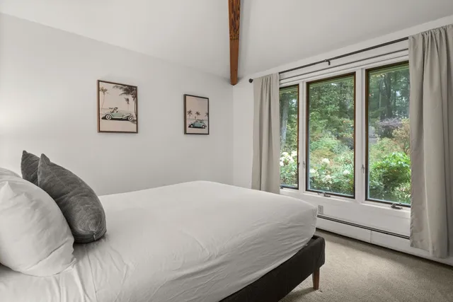 $1,890,000 | 835 Alpine View Road, Stowe, VT 05672