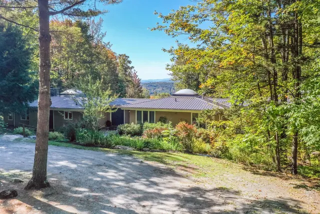 $1,890,000 | 835 Alpine View Road, Stowe, VT 05672