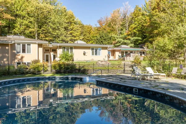 $1,890,000 | 835 Alpine View Road, Stowe, VT 05672