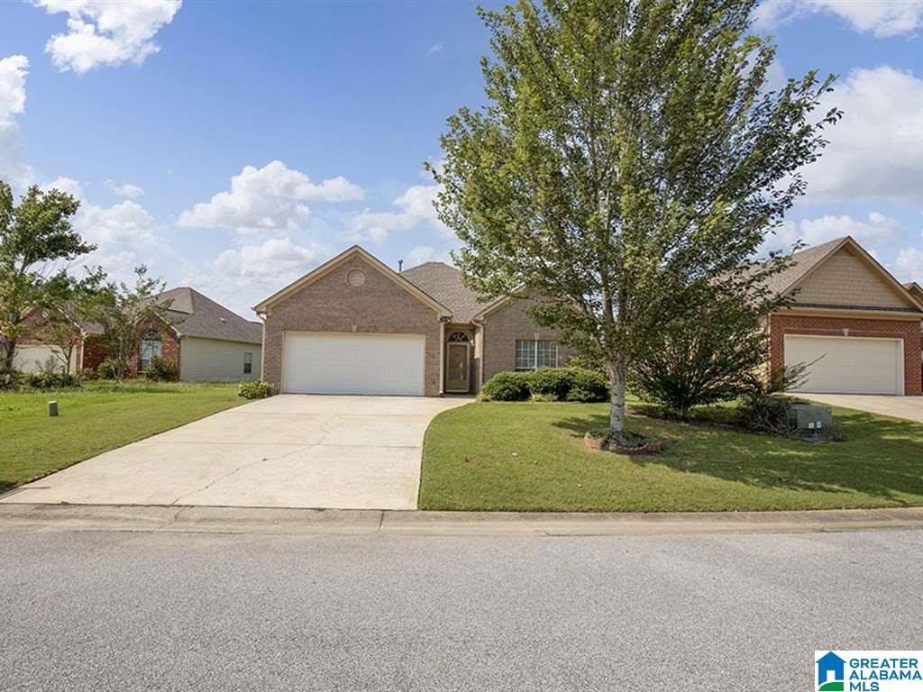 804 Waterford Circle Calera, AL 35040 - Photo 2 of 27
