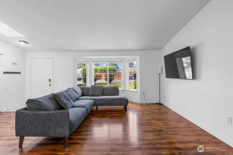 $650,000 | 622 Northern Way, Everett, WA 98204