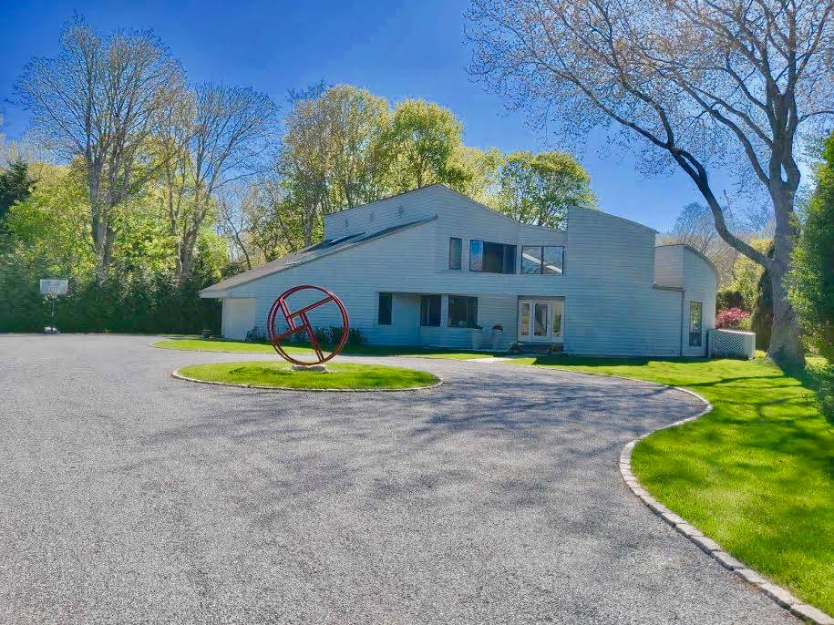 11 Georgica Road East Hampton, NY 11937 - Photo 1 of 27
