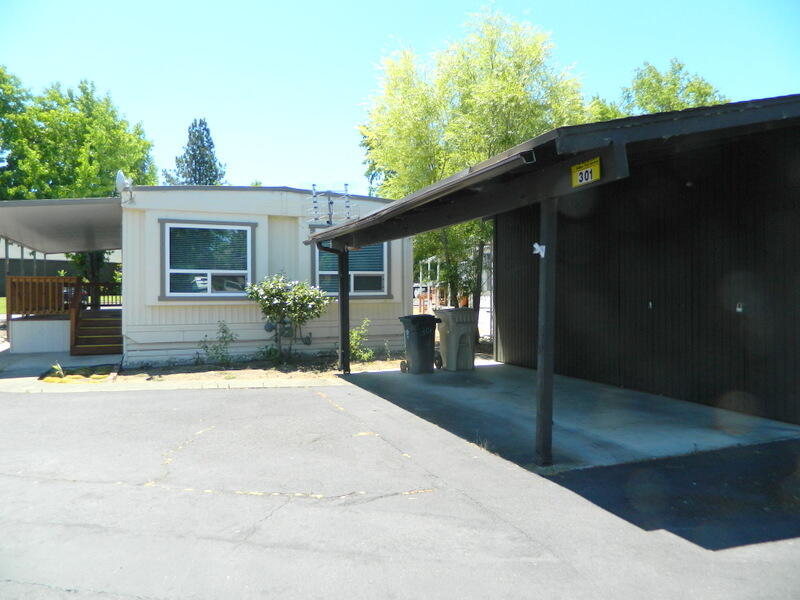 301 Bandy Way Grants Pass, OR 97526 - Photo 29 of 30 Carport/Home