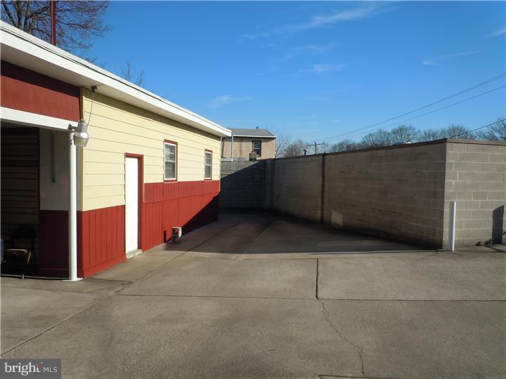 1037 Springfield Road Darby, PA 19023 - Photo 21 of 25 Driveway