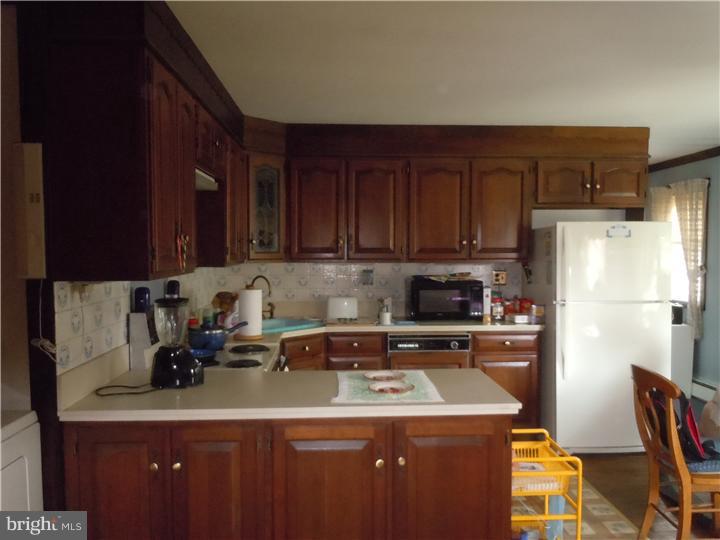 1037 Springfield Road Darby, PA 19023 - Photo 7 of 25 Kitchen