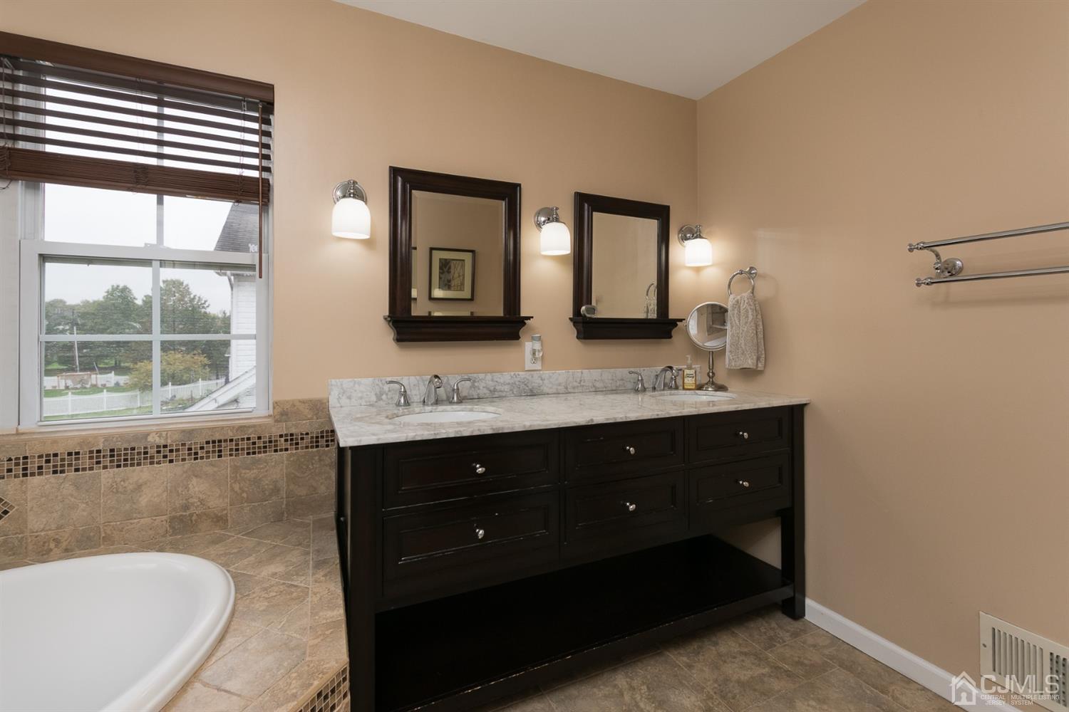 64 Timber Ridge Road North Brunswick, NJ 08902 - Photo 21 of 34 Gallery Image 21