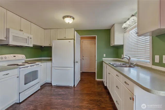 $479,950 | 5201 South Fife Street, Tacoma, WA 98409