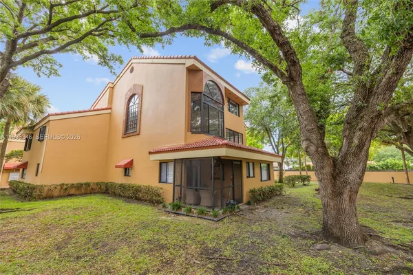 $389,000 | 15485 North Miami Lakeway, Unit 2082, Miami Lakes, FL 33014