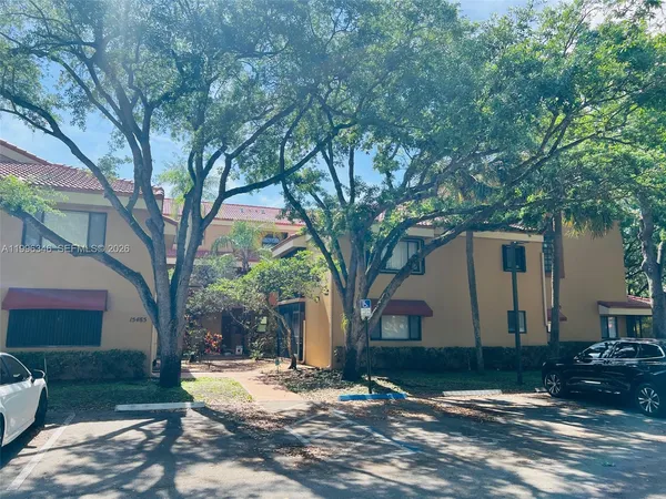 $389,000 | 15485 North Miami Lakeway, Unit 2082, Miami Lakes, FL 33014