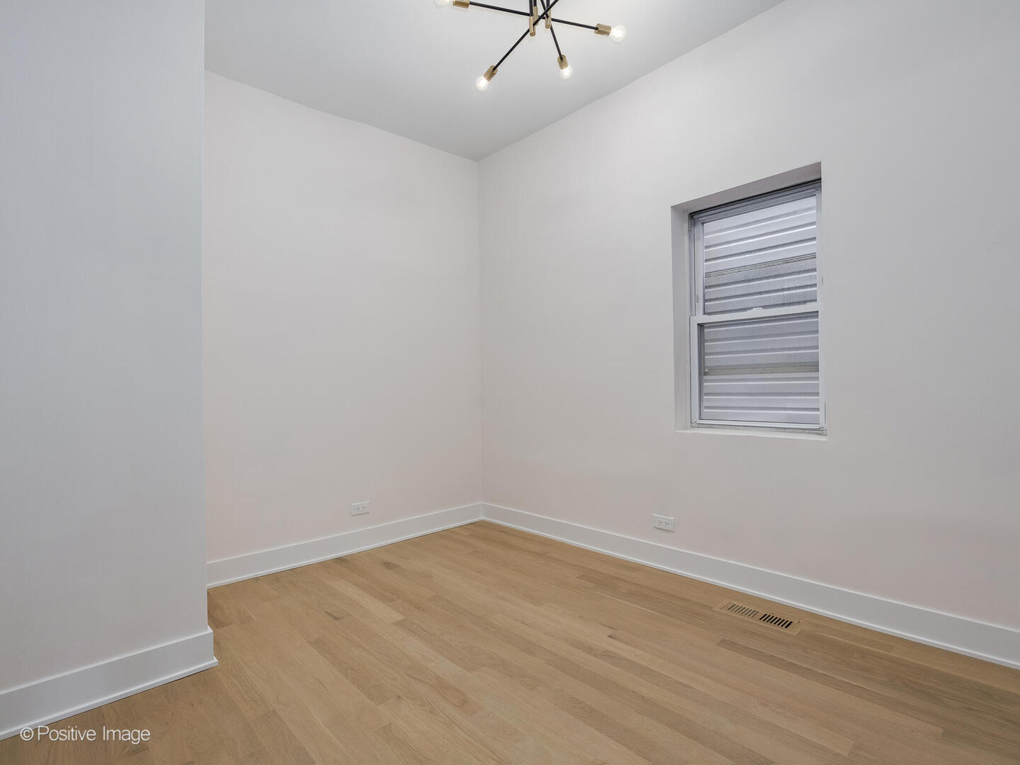 2142 North Maplewood Avenue, Unit 1F Chicago, IL 60647 - Photo 9 of 13