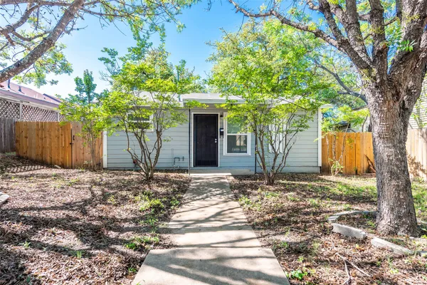 $2,000 | 1013 East 10th Street, Austin, TX 78702