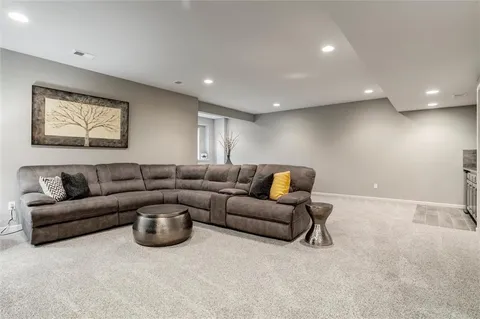 $575,000 | 19616 West 100th Terrace, Lenexa, KS 66220