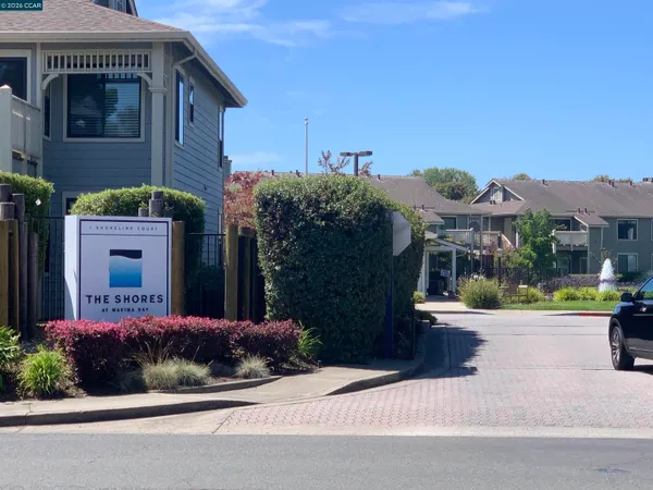 $359,950 | 96 Lakeshore Court, Richmond, CA 94804